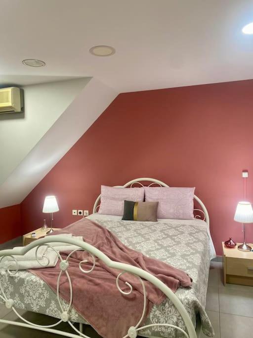 Cozy Apartment Near To The Airport Kouvarás Exteriör bild