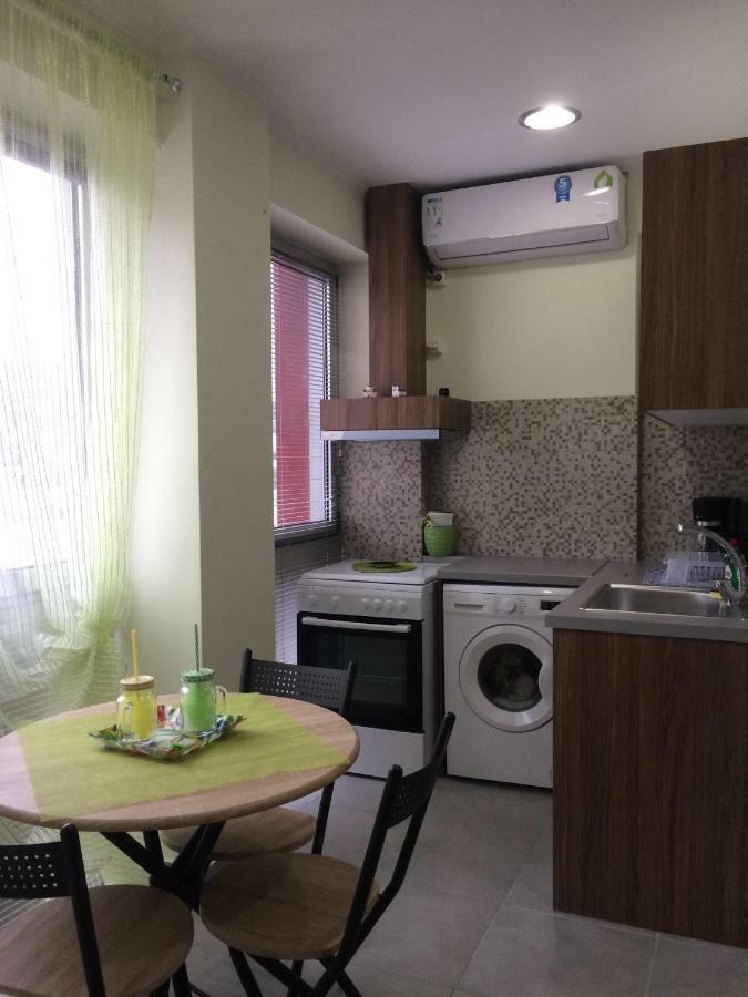 Cozy Apartment Near To The Airport Kouvarás Exteriör bild