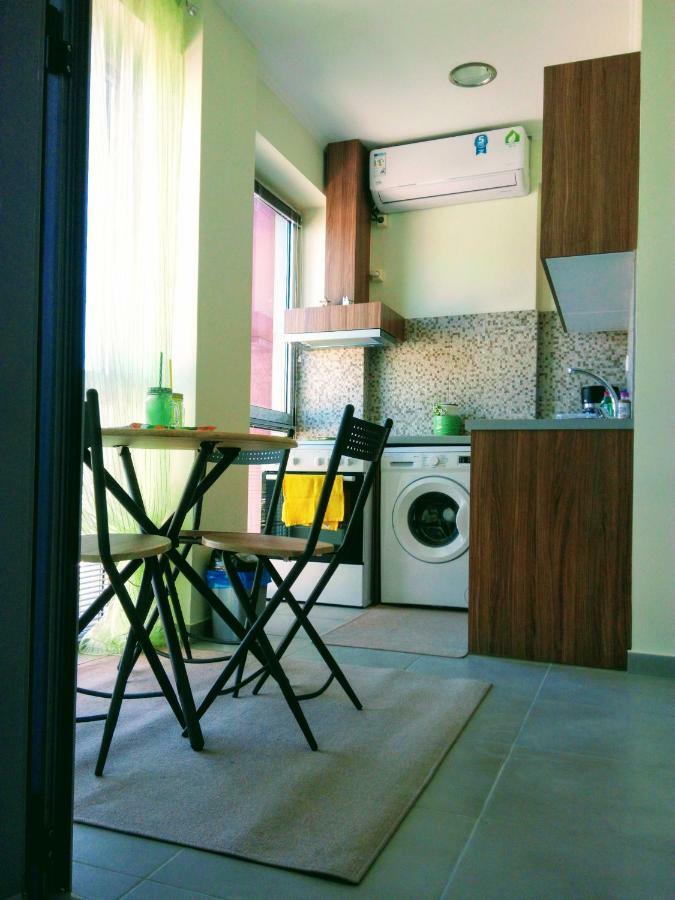 Cozy Apartment Near To The Airport Kouvarás Exteriör bild